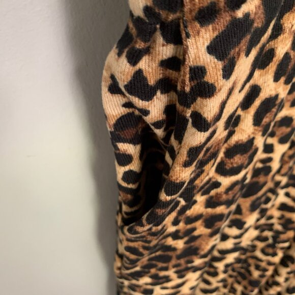 NEW Suzanne Betro cheetah animal print sleeveless stretch v-neck jumpsuit romper - Picture 4 of 8